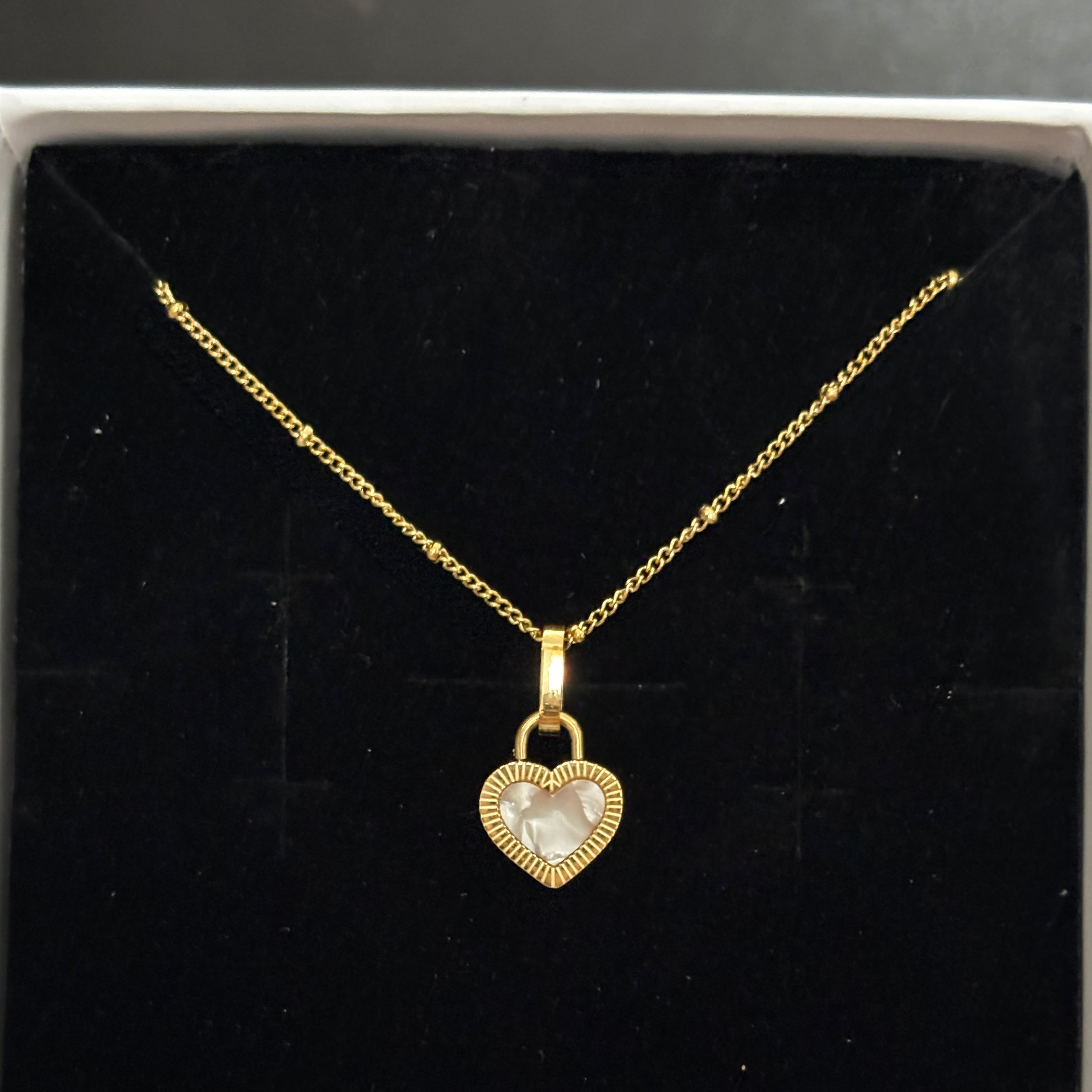 Mila necklace