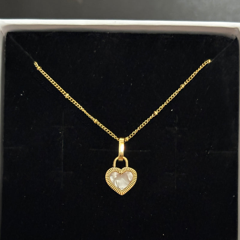 Mila necklace