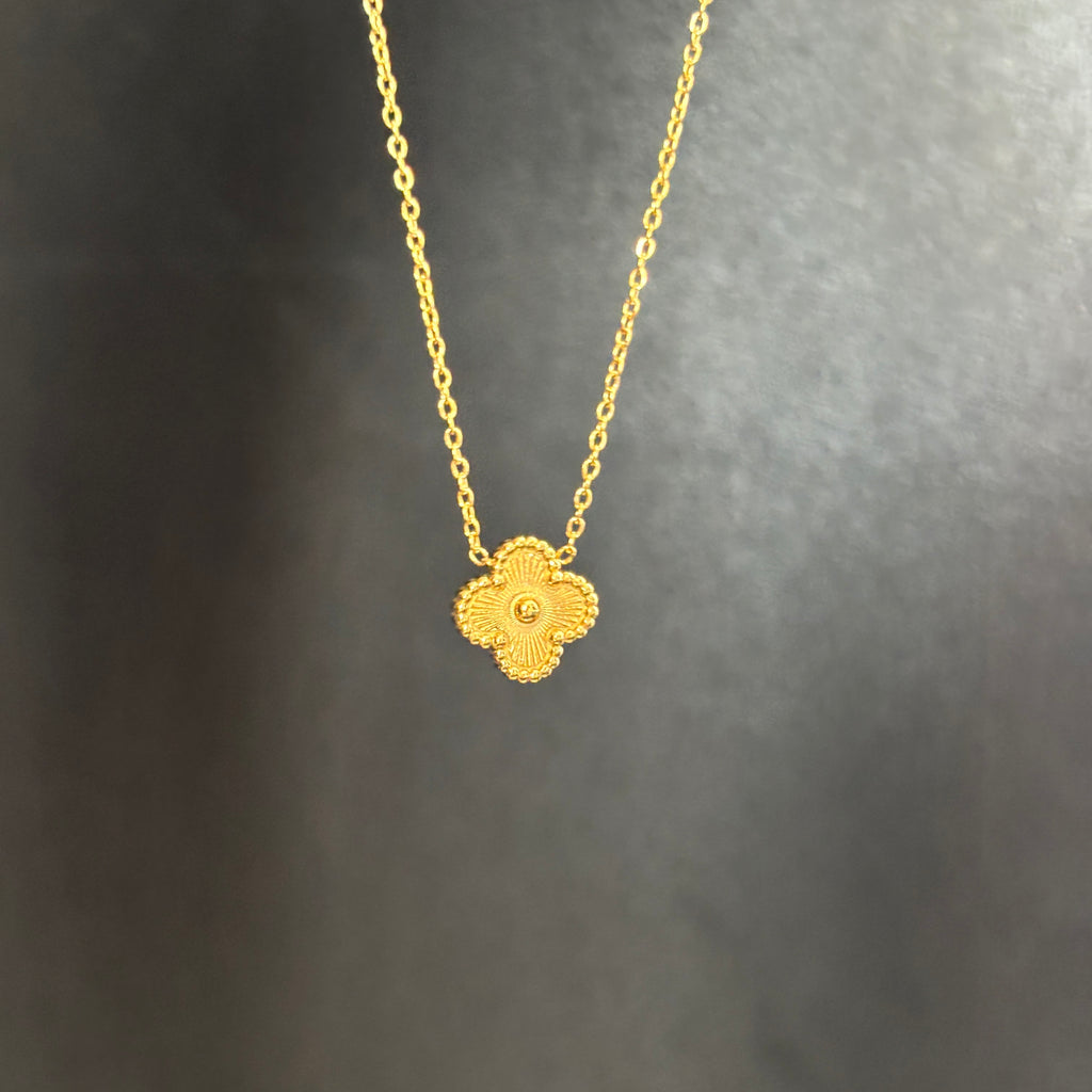Luv necklace