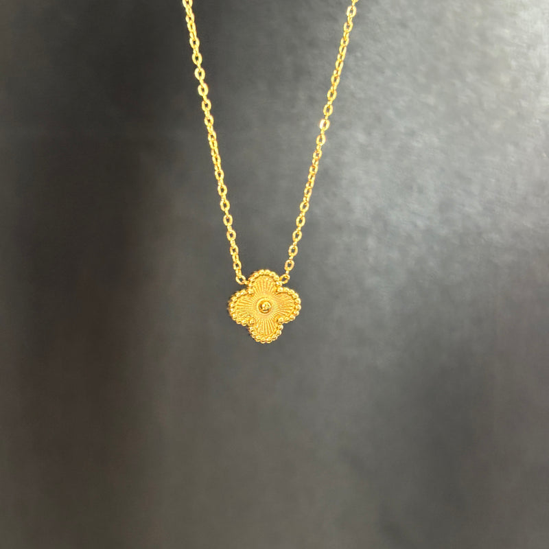 Luv necklace