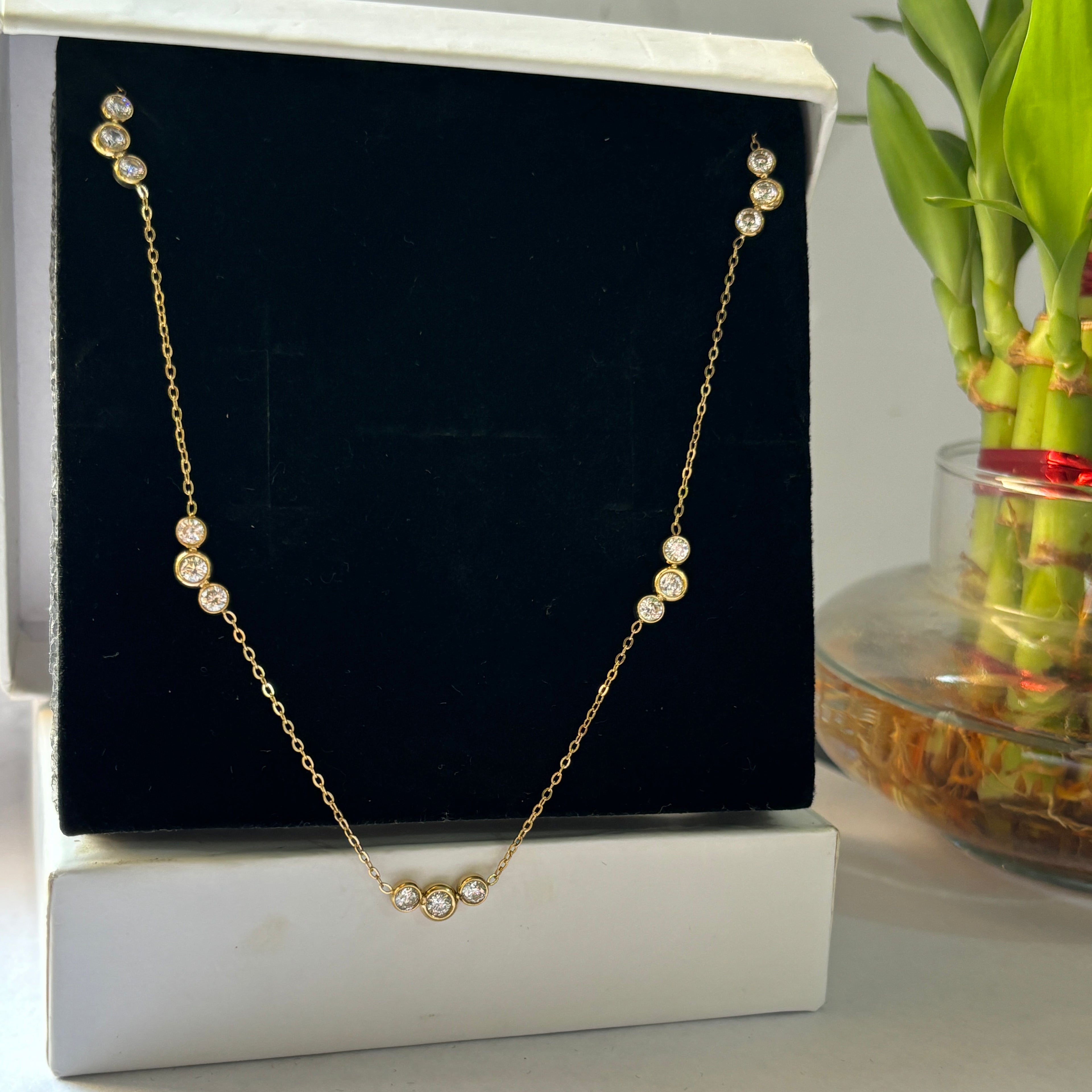 Anaya arc necklace