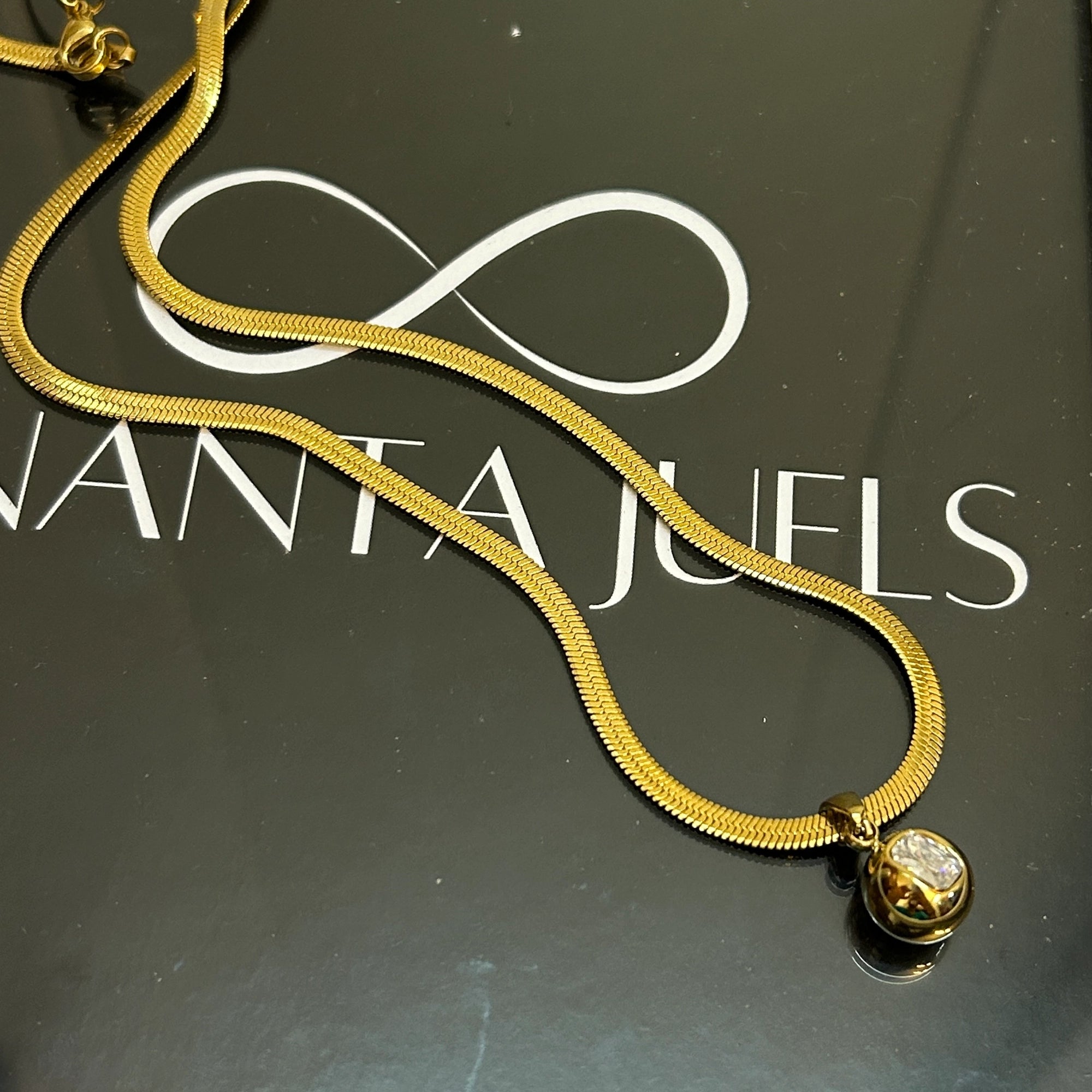 Arna necklace