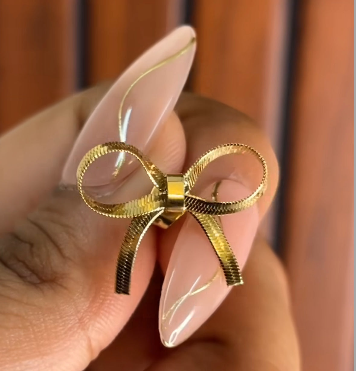 Little bow studs