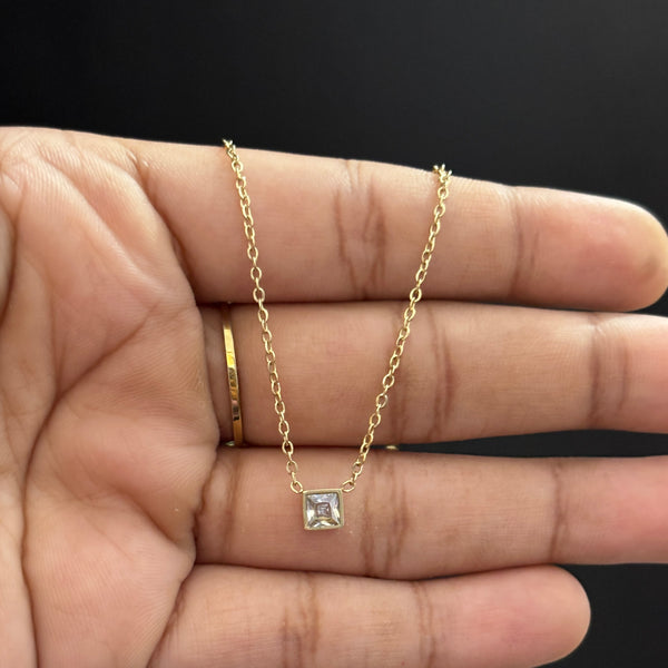 Mini cubic necklace (square)