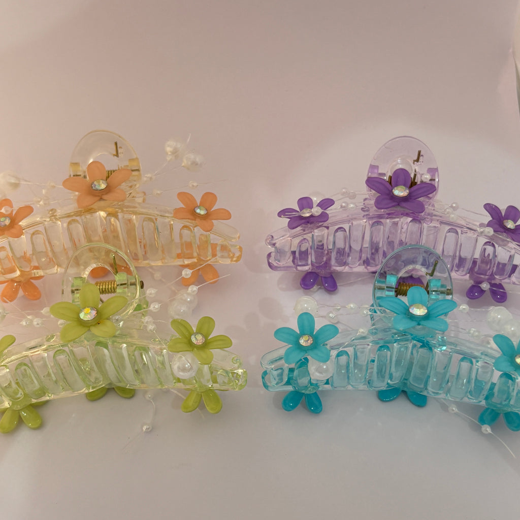 Pearl  Floral claw clip