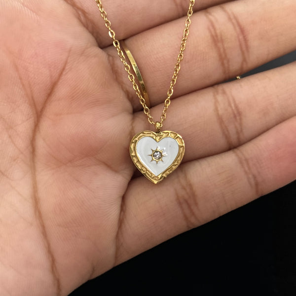Retro heart necklace