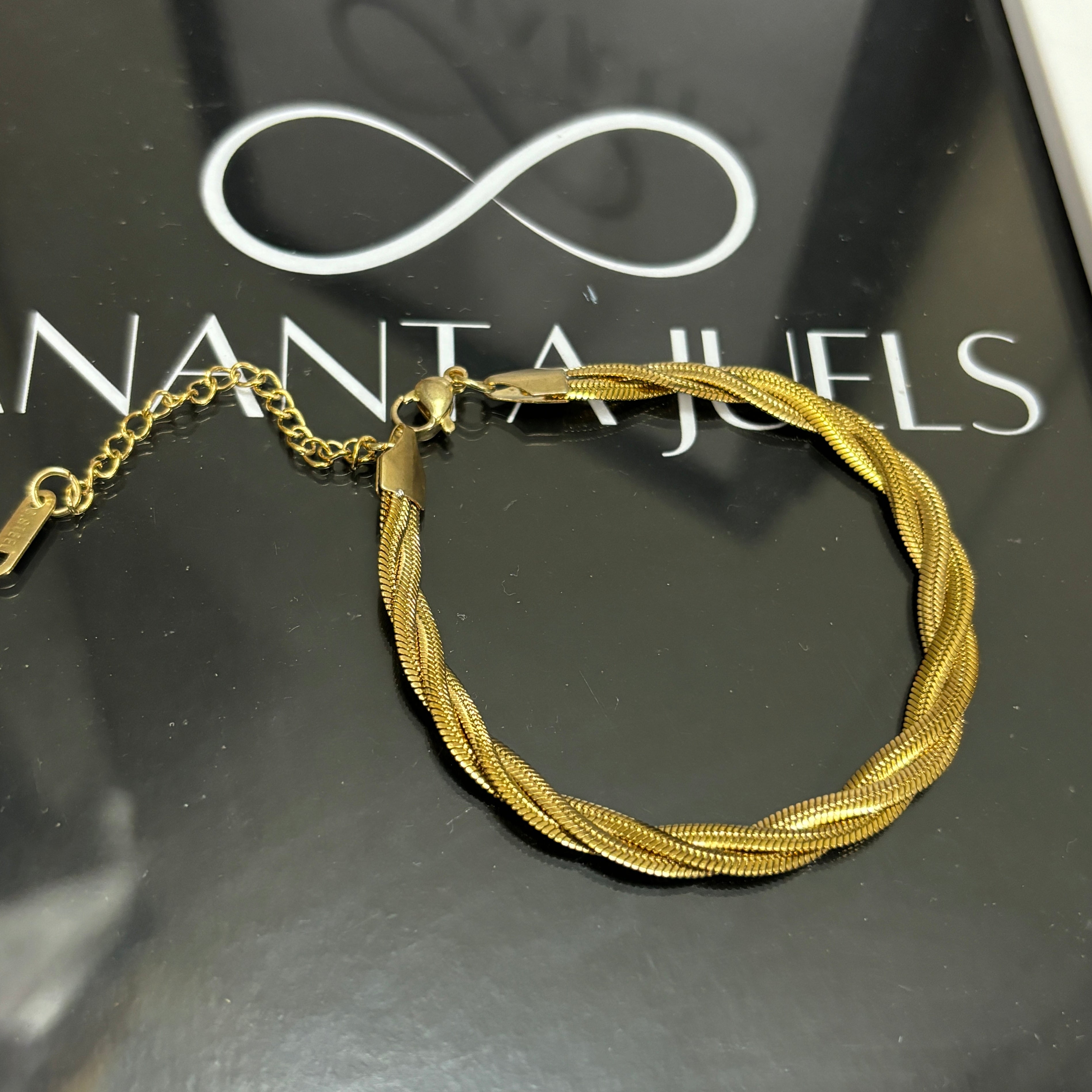 Twist snake chain bracelet