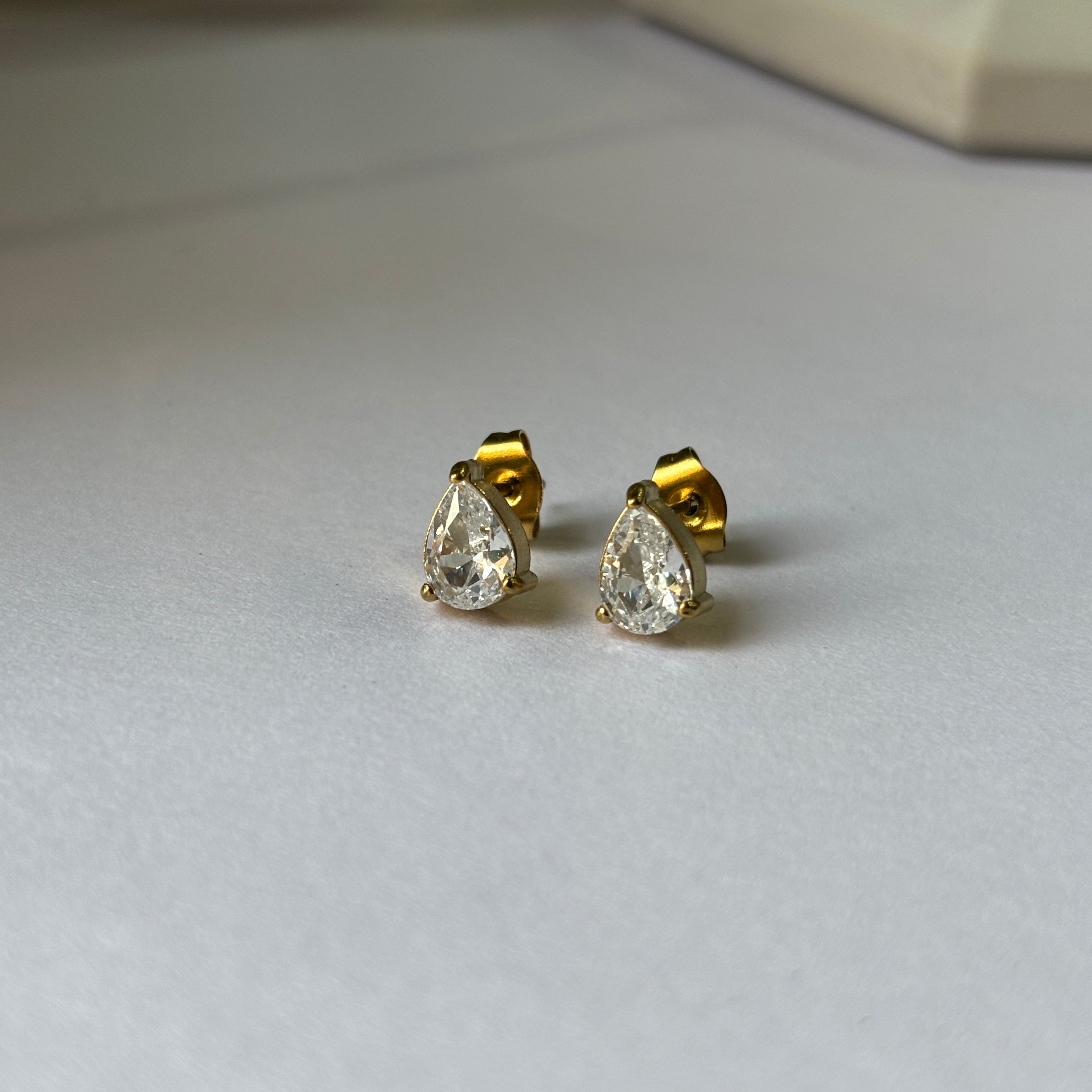 Drop studs
