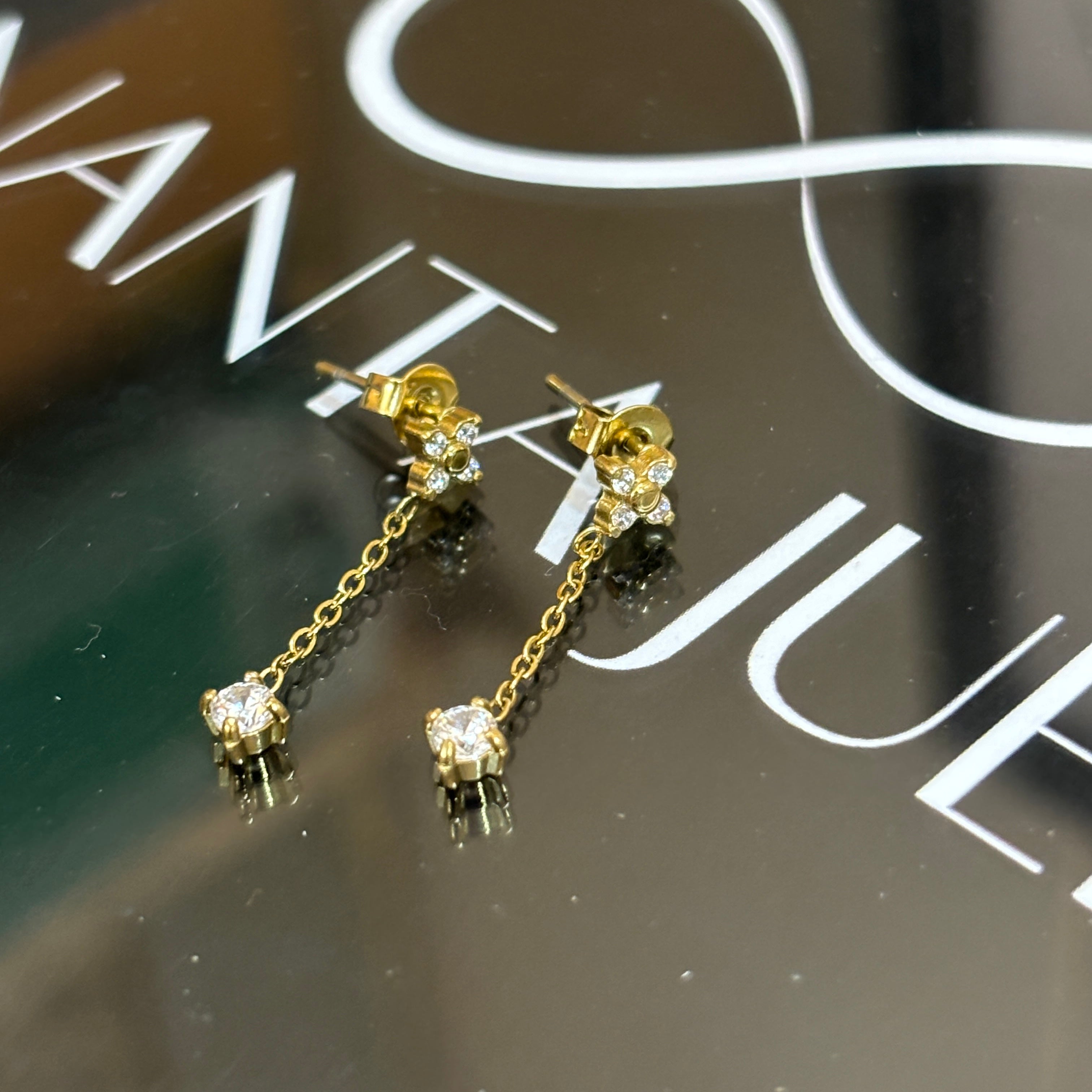 Gia studs