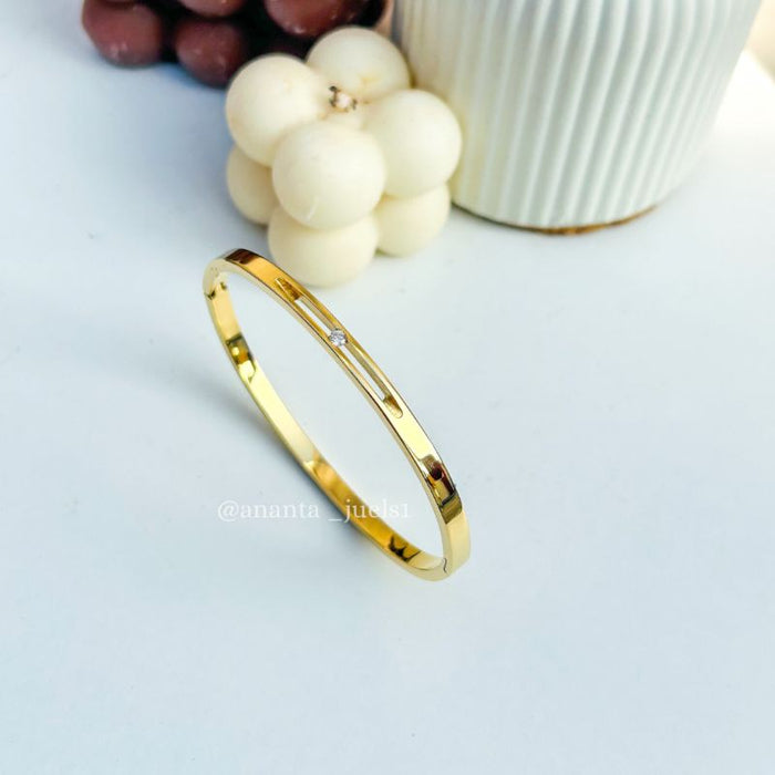 Dainty bracelet