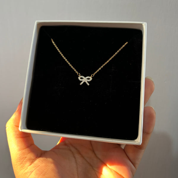 Mini bow necklace