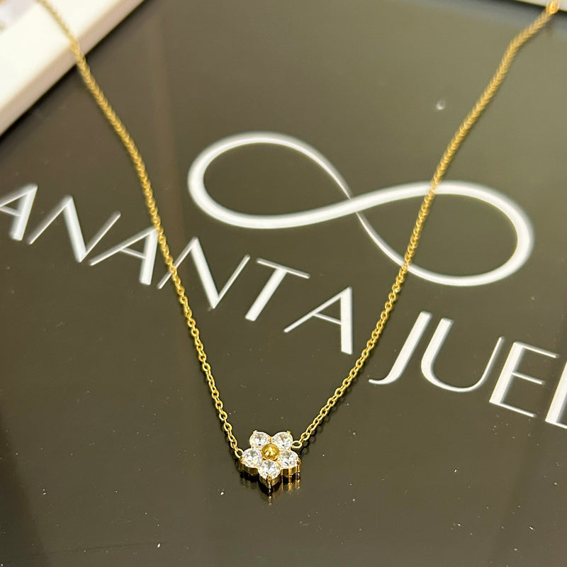 Classic flower necklace