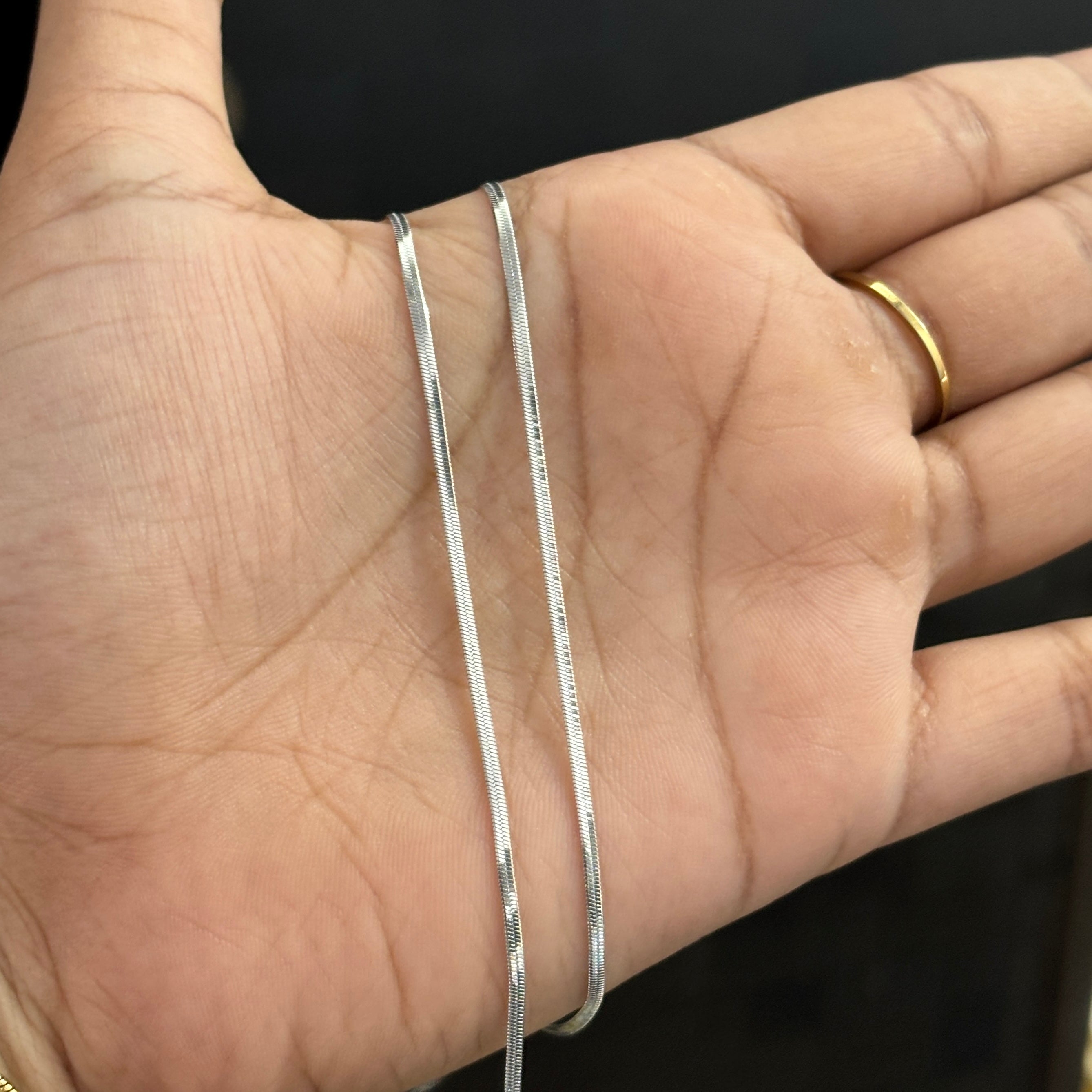 Thin 2 mm snake chain