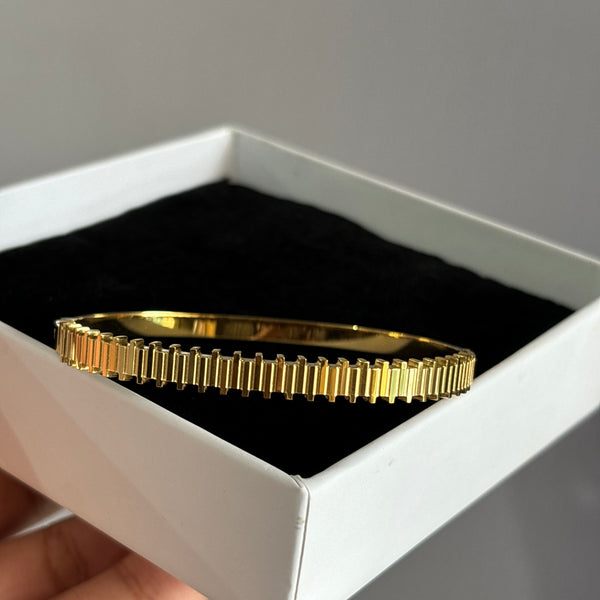 Alexia band bracelet