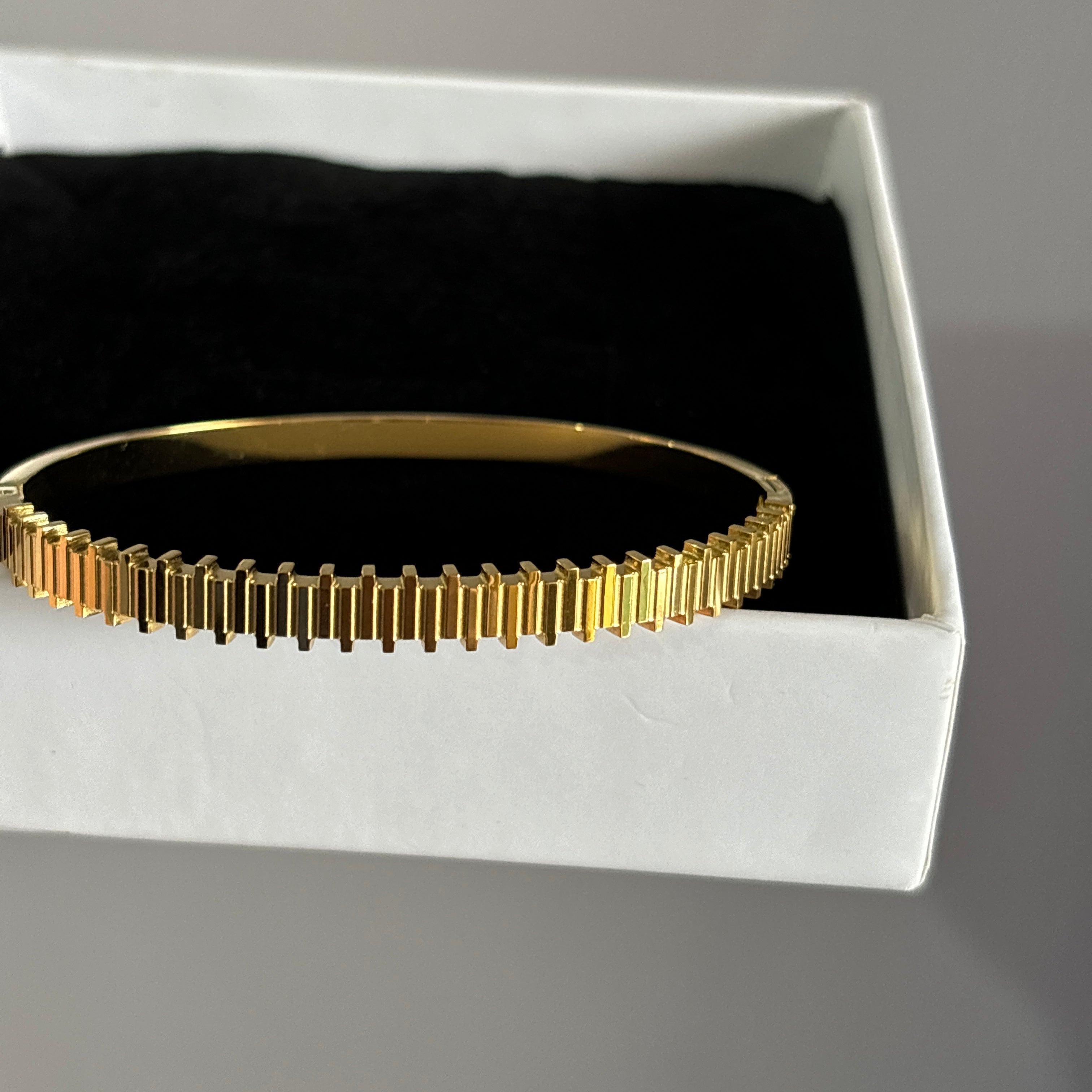 Alexia band bracelet