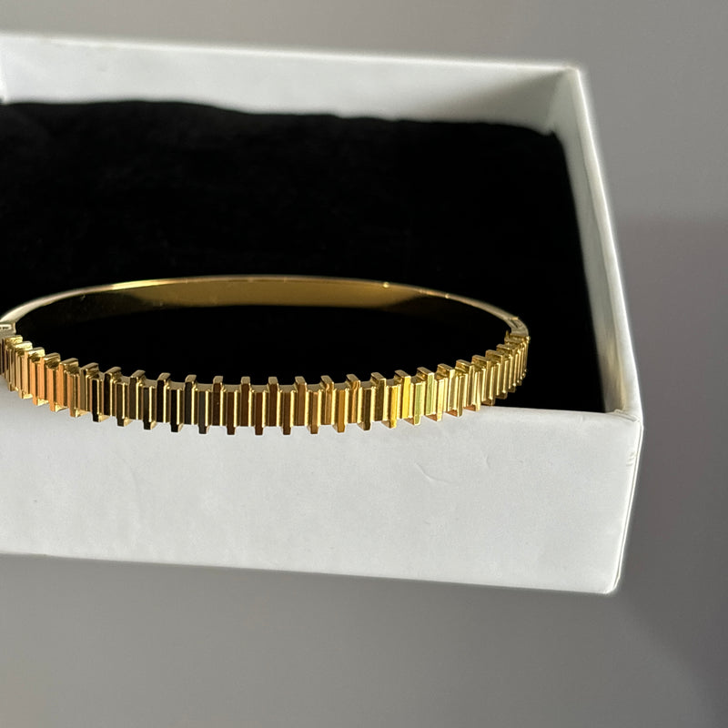 Alexia band bracelet