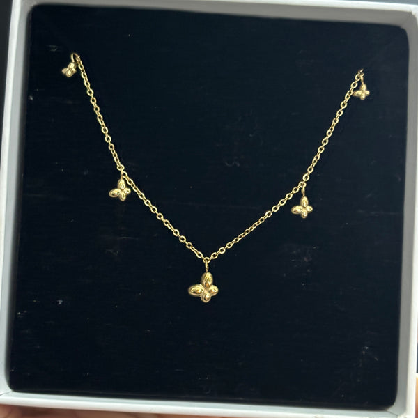 Mia necklace