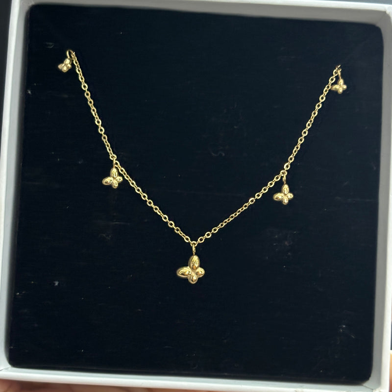Mia necklace