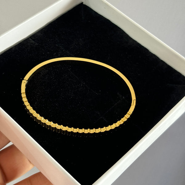 Alexia band bracelet