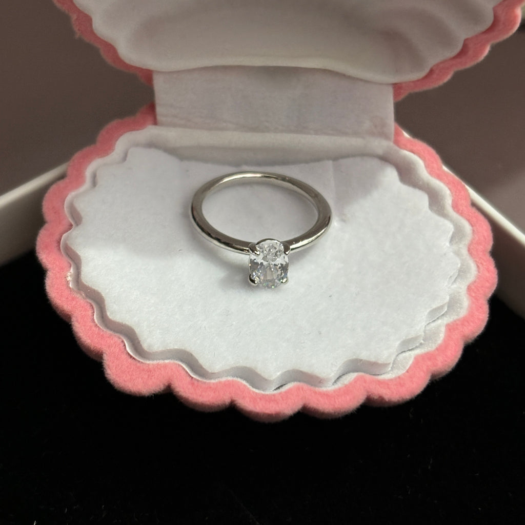 Oval Solitaire ring