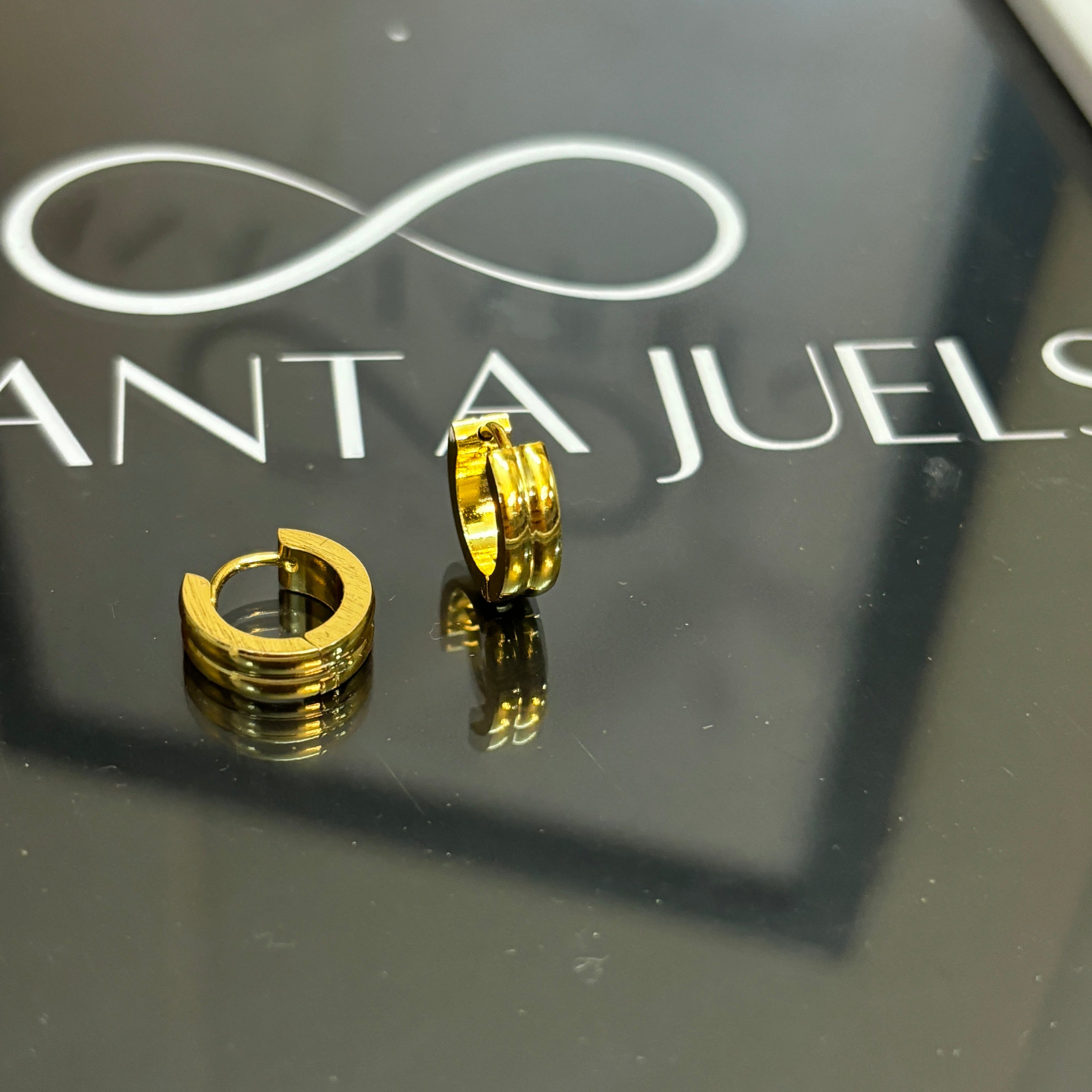 Aura plain hoops