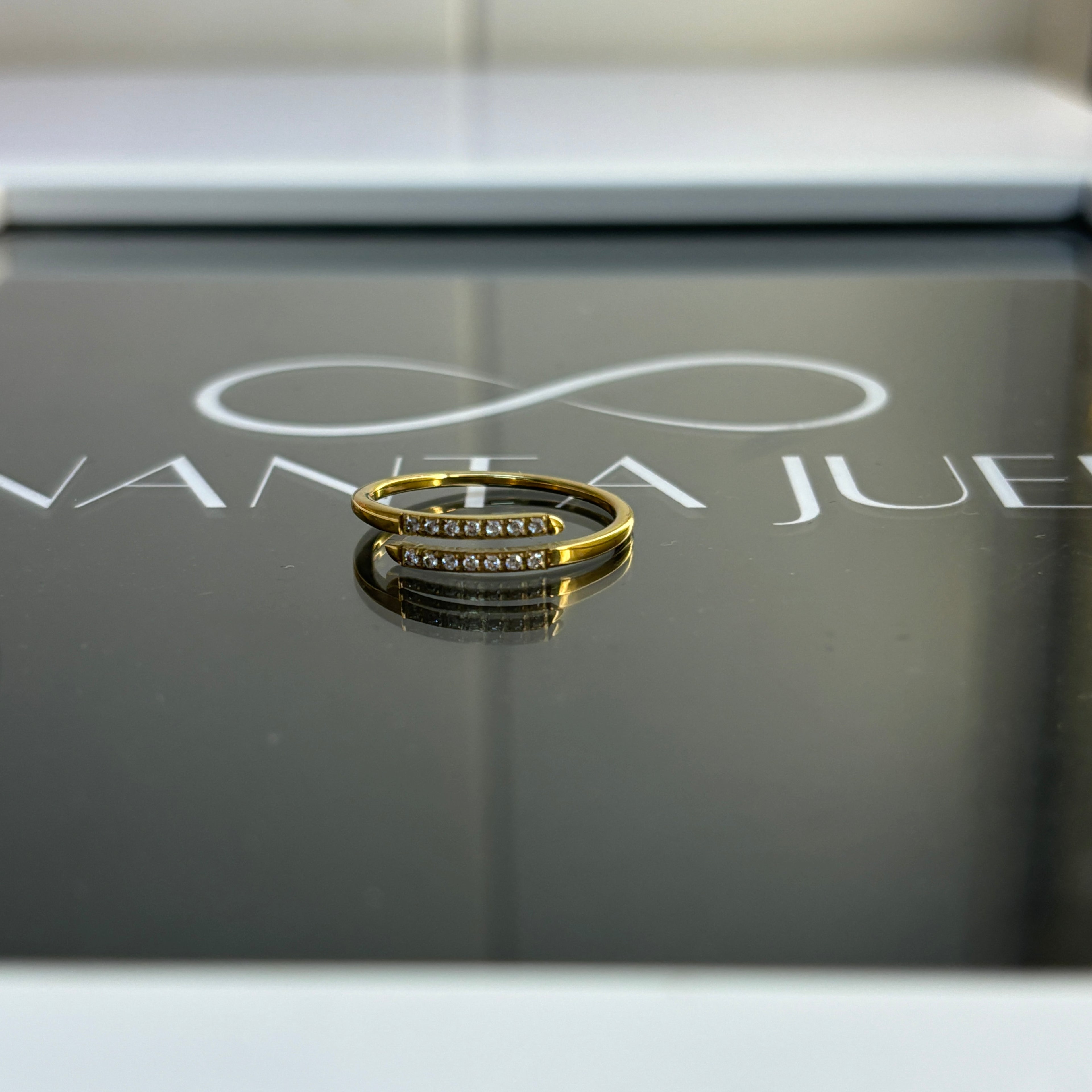 Luv ring
