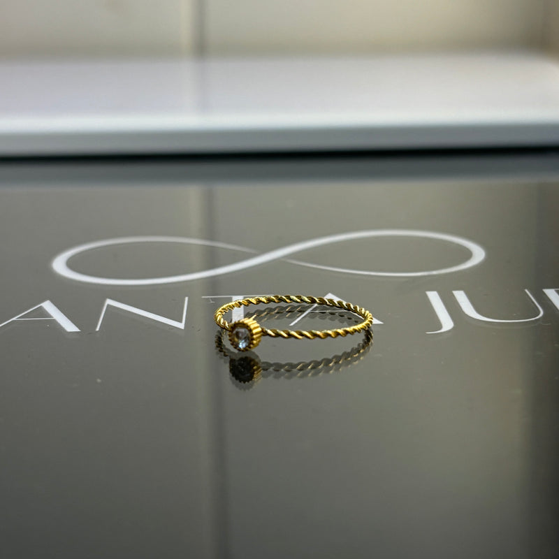 Aaravi ring