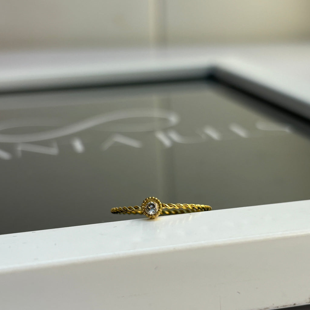 Aaravi ring