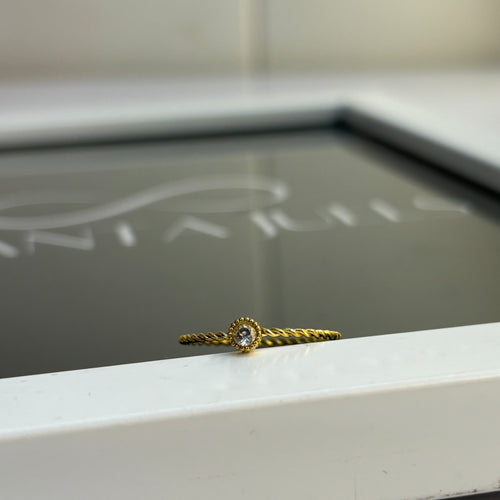 Aaravi ring