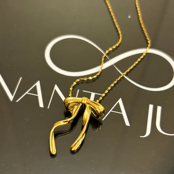bow necklace