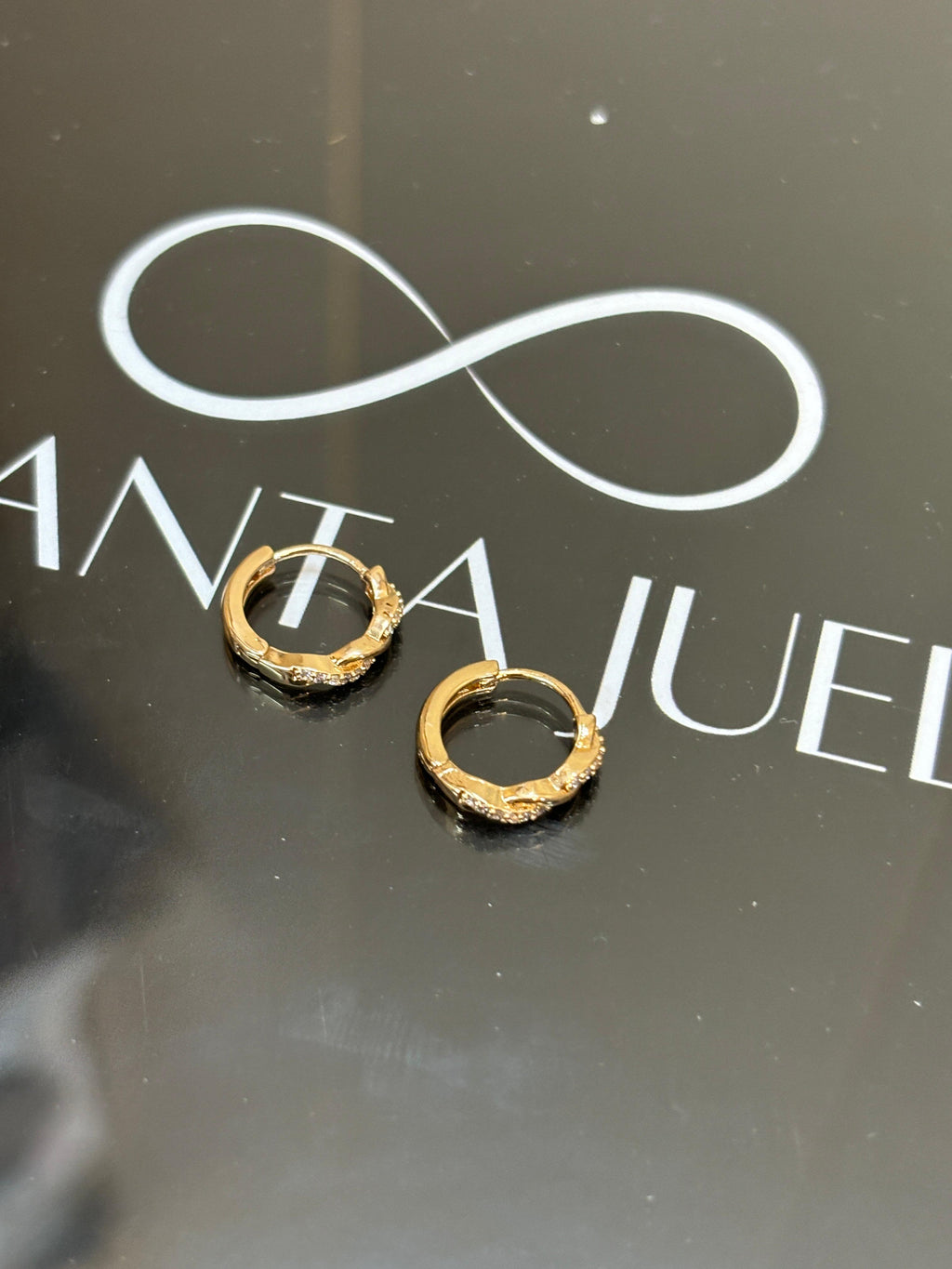 Twist Hoops