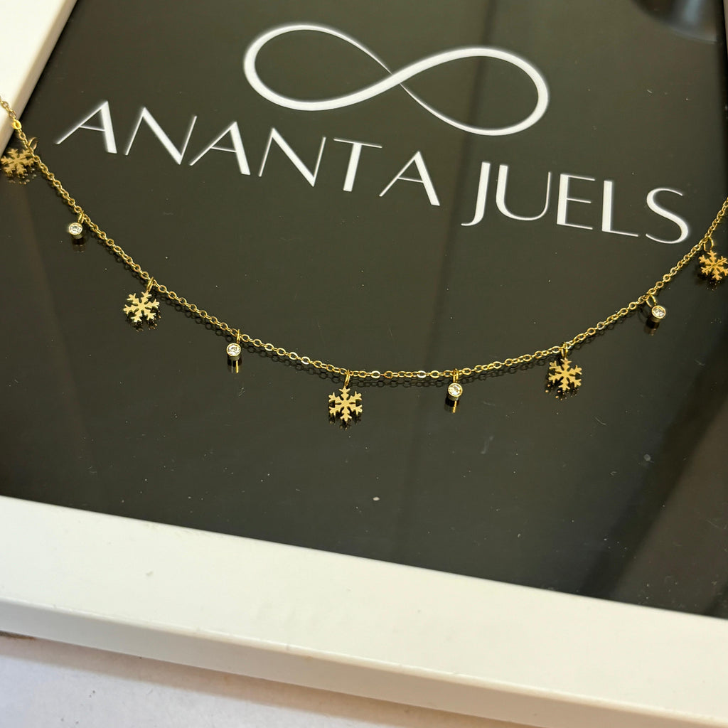Eira Necklace