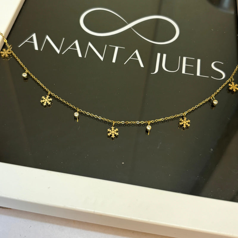 Eira Necklace