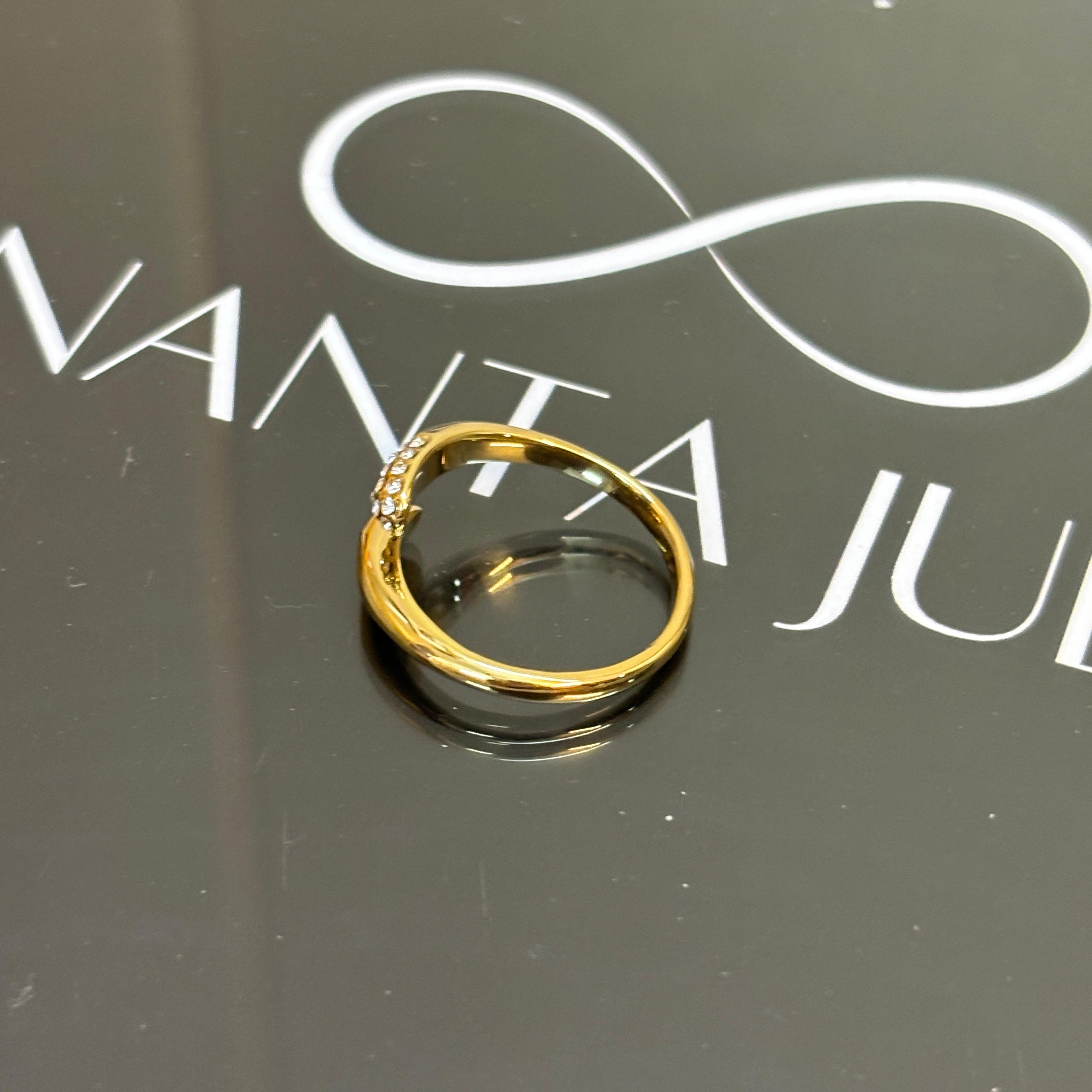 Ahana studed Ring