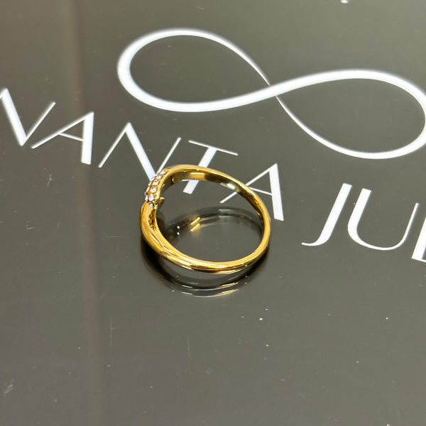 Ahana studed Ring