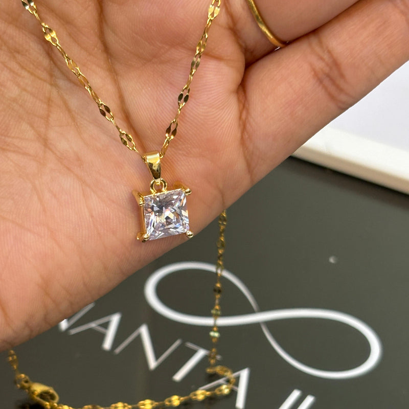 Ella Necklace