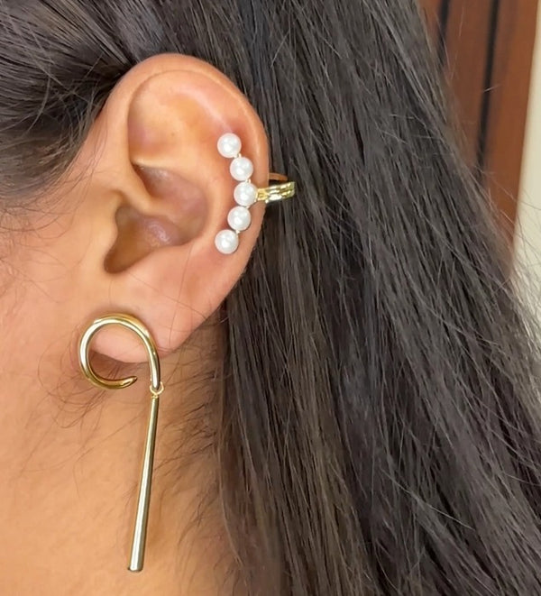 Pearl ear cuff