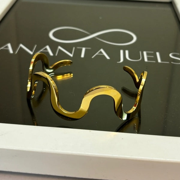 Wavy cuff bracelet 2.0