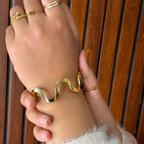 Wavy cuff bracelet 2.0