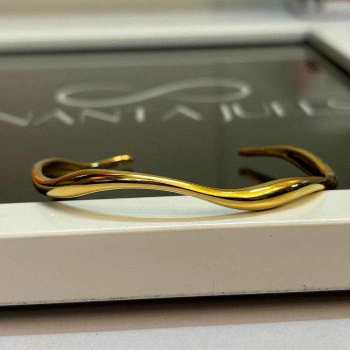 Wavy cuff bracelet