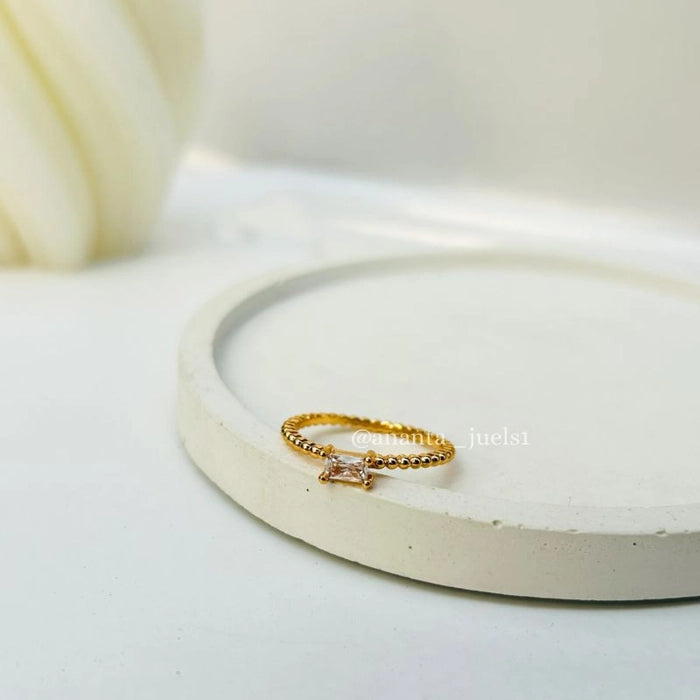 Cubic stone ring