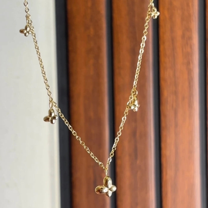 Mia necklace