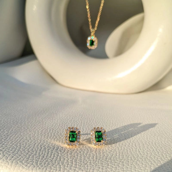 Emerald stud earrings