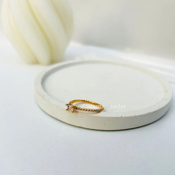 Cubic stone ring