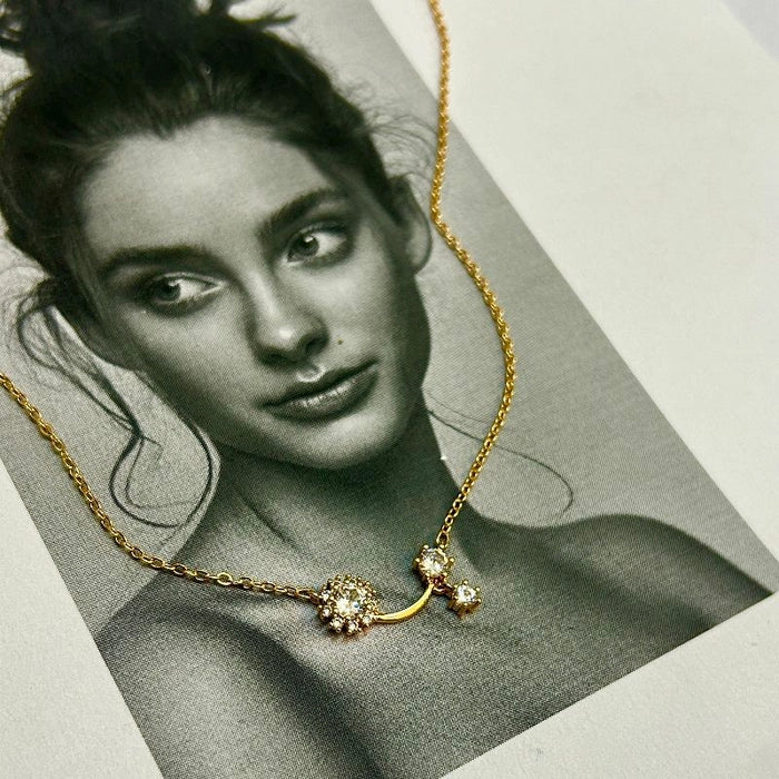 Daisy necklace