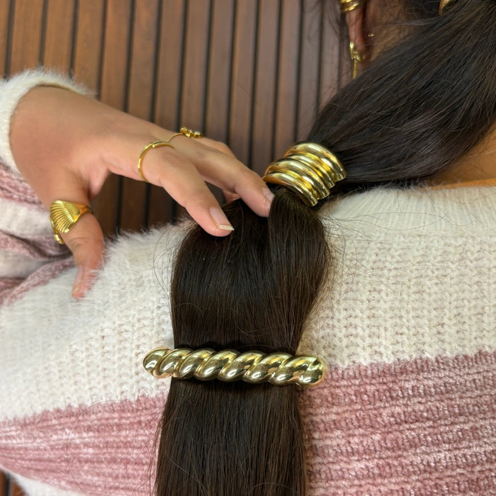 Twisted clip