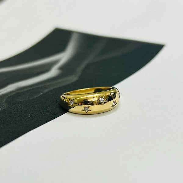 Stella ring