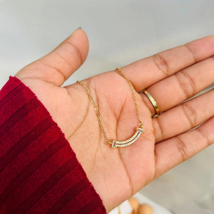 Dainty necklace