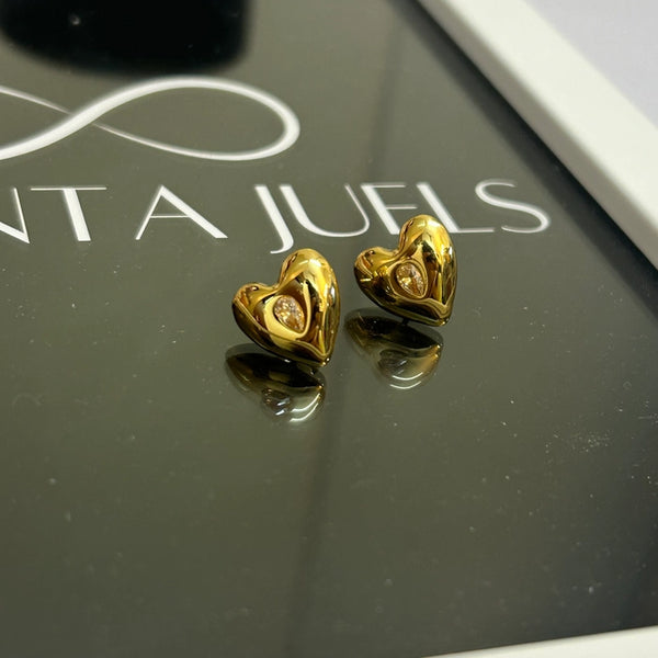 Bella heart studs
