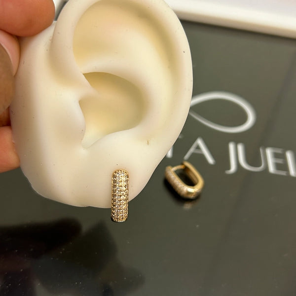 Anvi studded hoops